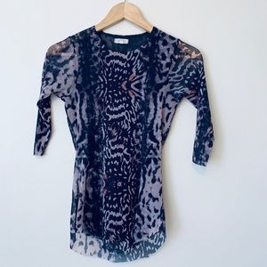 Graphic pattern 3/4 sleep top